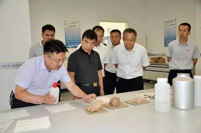 洛龍區區長張玉杰調研炎黃科技園 助推新材料技術推廣服務升級